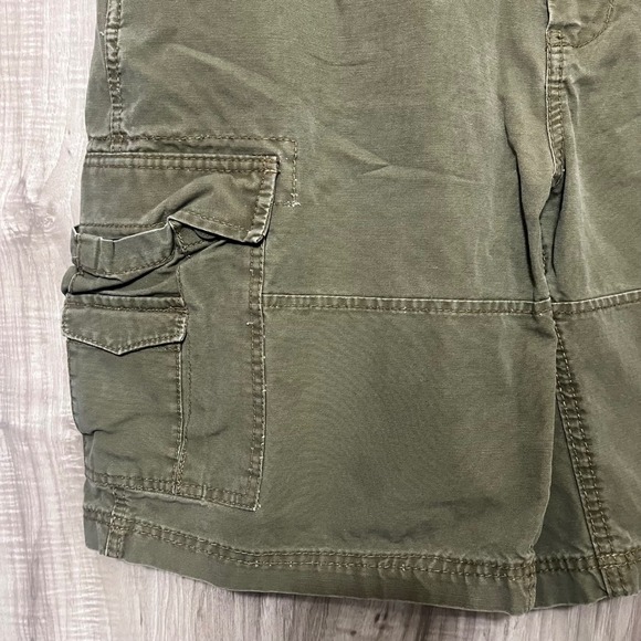 Wonderwall Broken In Cargo Shorts Army Green Mens Size 36 - Picture 4 of 14